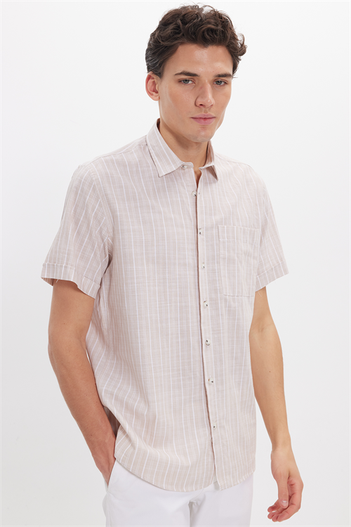 Erkek Regular Fit Klasik Kesim Oversize %100 Pamuk Keten Doku Tek Cepli Çizgili Kısa Kollu Bej Gömlek