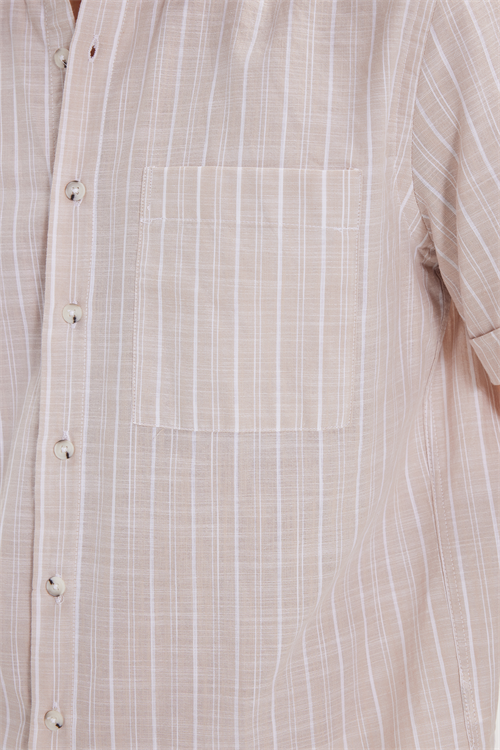 Erkek Regular Fit Klasik Kesim Oversize %100 Pamuk Keten Doku Tek Cepli Çizgili Kısa Kollu Bej Gömlek