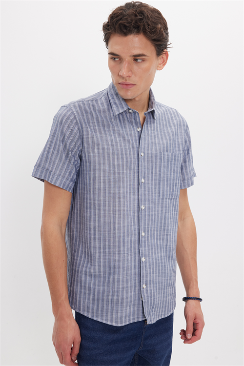 Erkek Regular Fit Klasik Kesim Oversize %100 Pamuk Keten Doku Tek Cepli Çizgili Kısa Kollu Lacivert Gömlek
