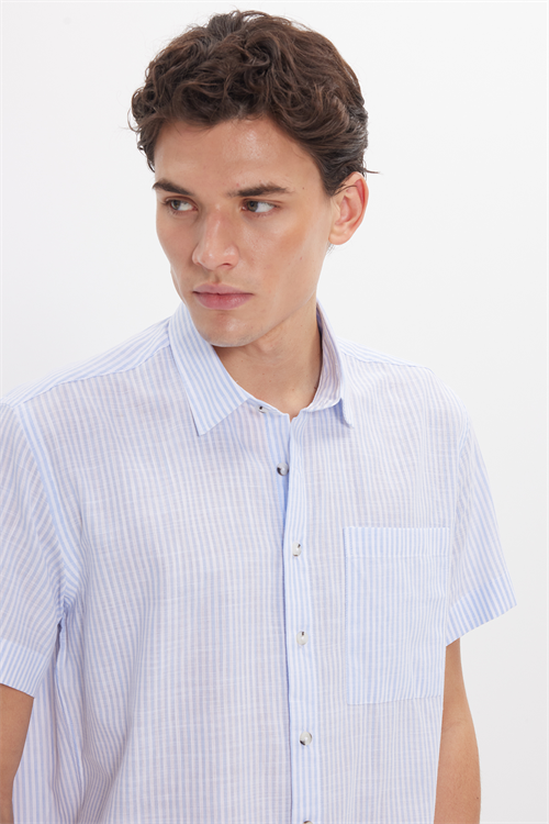 Erkek Regular Fit Klasik Kesim Oversize %100 Pamuk Keten Doku Tek Cepli Çizgili Kısa Kollu Mavi Gömlek