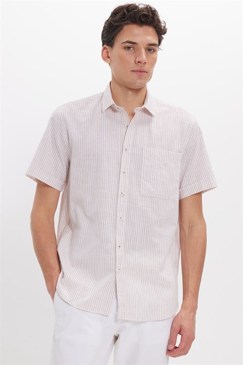 Erkek Regular Fit Klasik Kesim Oversize %100 Pamuk Keten Doku Tek Cepli Çizgili Kısa Kollu Bej Gömlek