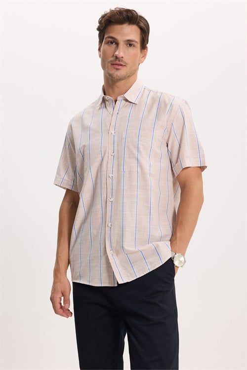 Erkek Regular Fit Klasik Kesim Oversize %100 Pamuk Keten Doku Tek Cepli Çizgili Kısa Kollu Bej Gömlek