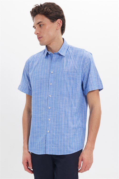 Erkek Regular Fit Klasik Kesim Oversize %100 Pamuk Keten Doku Tek Cepli Çizgili Kısa Kollu Saks Mavi Gömlek
