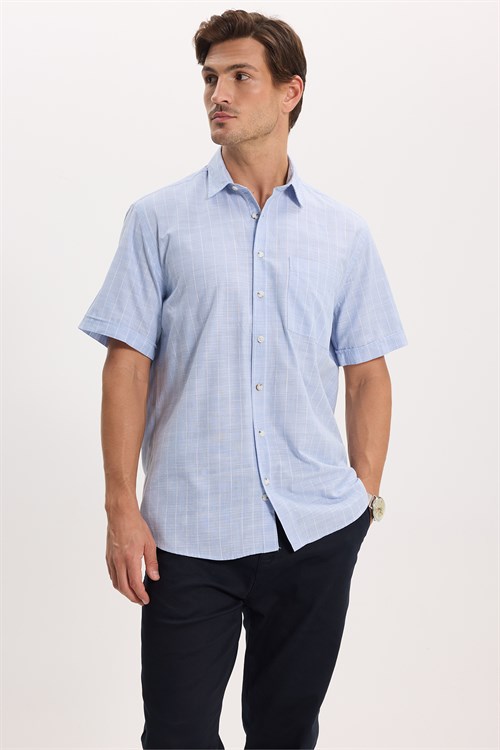 Erkek Regular Fit Klasik Kesim Oversize %100 Pamuk Keten Doku Tek Cepli Çizgili Kısa Kollu Mavi Gömlek