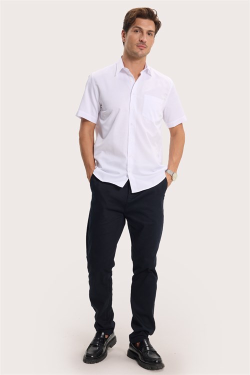 Erkek Regular Fit Klasik Kesim Pamuklu Kısa Kollu Armürlü Beyaz Gömlek