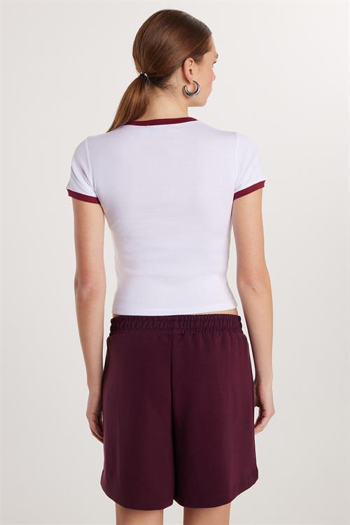 Kadın Slim Fit Dar Kesim %100 Pamuk Kısa Kollu Bisiklet Yaka Baskılı Beyaz Tişört