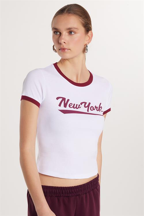 Kadın Slim Fit Dar Kesim %100 Pamuk Kısa Kollu Bisiklet Yaka Baskılı Beyaz Tişört