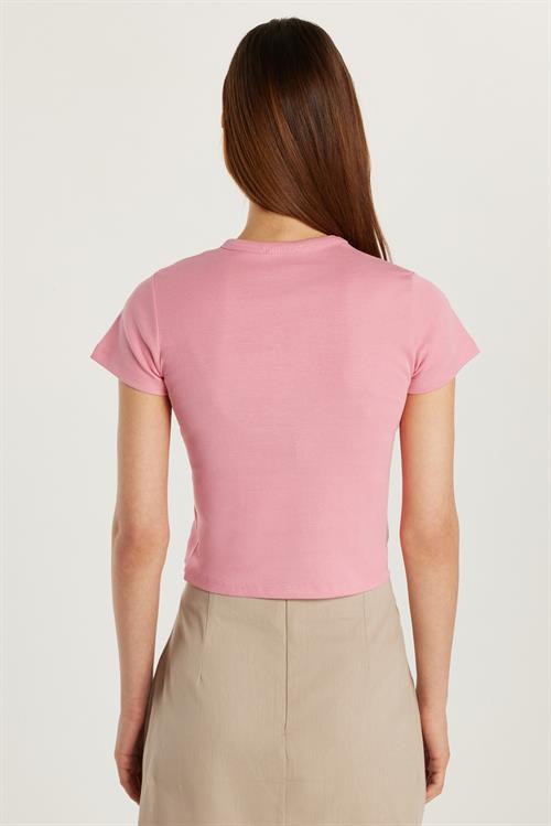 Kadın Slim Fit Dar Kesim Kısa Kollu Bağlamalı Bisiklet Yaka Baskılı Pembe Tişört