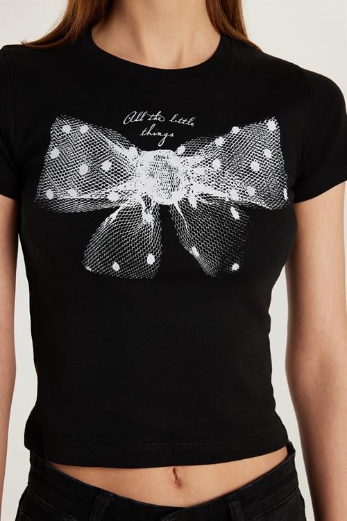 Kadın Slim Fit Dar Kesim %100 Pamuk Kısa Kollu Bisiklet Yaka Baskılı Siyah Tişört
