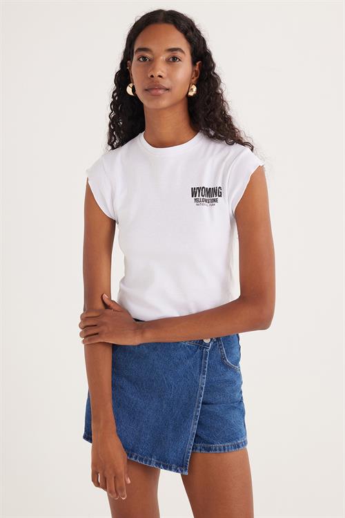 Kadın Slim Fit Ribanalı Baskılı %100 Pamuk Bisiklet Yaka Beyaz Tişört