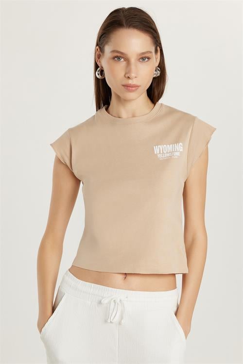 Kadın Slim Fit Ribanalı Baskılı %100 Pamuk Bisiklet Yaka Bej Tişört