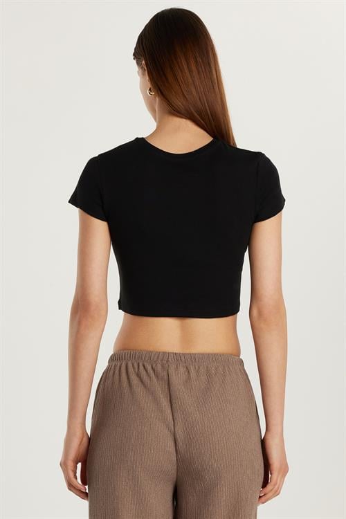 Kadın Slim Fit Dar Kesim %100 Pamuk Bisiklet Yaka Baskılı Siyah Crop Tişört