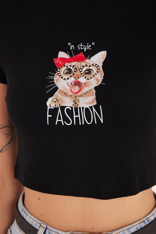 Kadın Slim Fit Dar Kesim %100 Pamuk Bisiklet Yaka Baskılı Siyah Crop Tişört