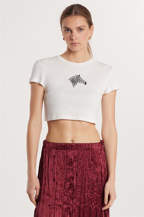 Kadın Slim Fit Dar Kesim %100 Pamuk Bisiklet Yaka Baskılı Beyaz Crop Tişört