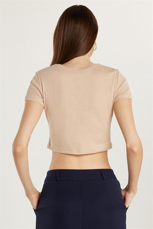 Kadın Slim Fit Dar Kesim %100 Pamuk Bisiklet Yaka Baskılı Bej Crop Tişört