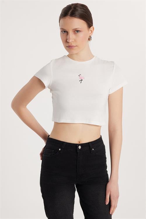 Kadın Slim Fit Dar Kesim %100 Pamuk Bisiklet Yaka Baskılı Beyaz Crop Tişört