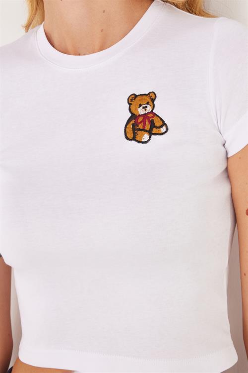 Kadın Slim Fit Dar Kesim Kısa Kollu Bisiklet Yaka Nakışlı Beyaz Tişört