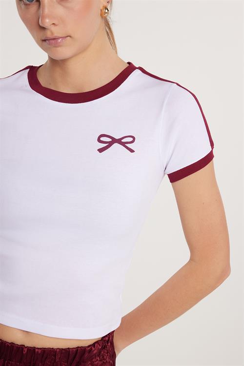 Kadın Slim Fit Dar Kesim %100 Pamuk Kısa Kollu Bisiklet Yaka Baskılı Beyaz Tişört