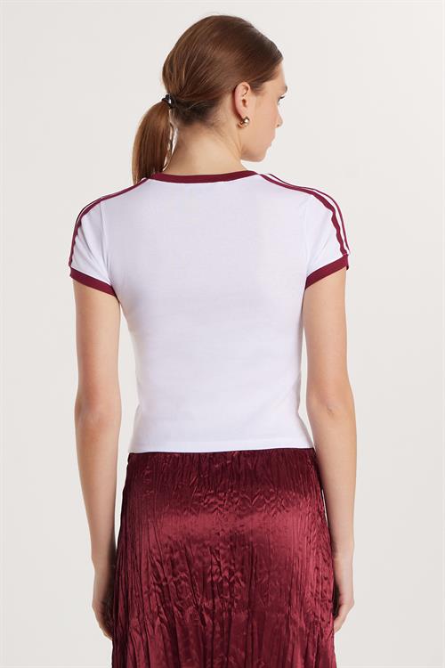 Kadın Slim Fit Dar Kesim %100 Pamuk Kısa Kollu Bisiklet Yaka Baskılı Beyaz Tişört