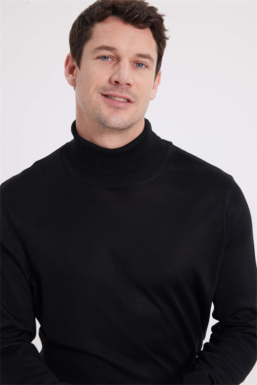 Erkek Slim Fit Tam Boğazlı Yaka Düz Yün Triko Kazak