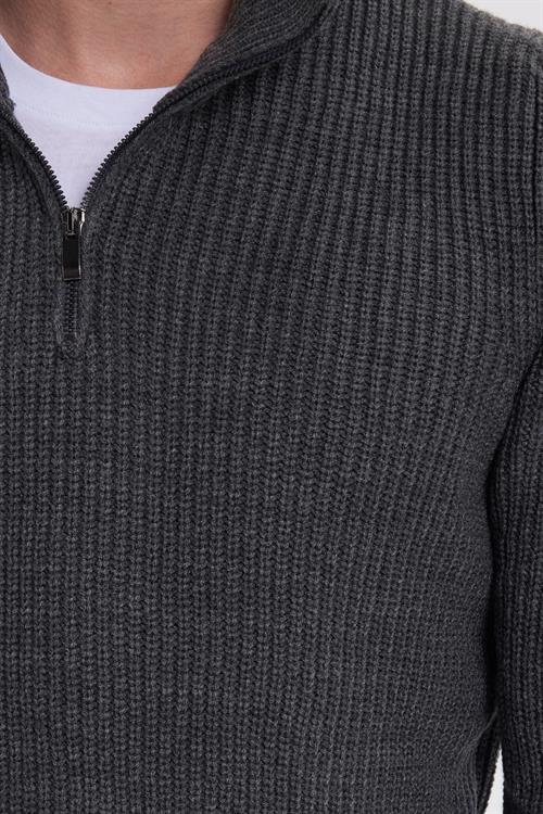 Erkek Slim Fit Dar Kesim Fermuarlı Gri Dik Yaka Triko Kazak