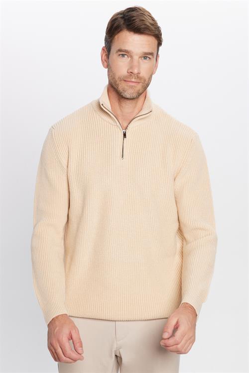 Erkek Slim Fit Dar Kesim Fermuarlı Bej Dik Yaka Triko Kazak