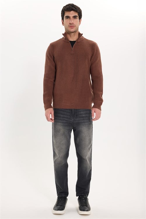 Erkek Slim Fit Dar Kesim Fermuarlı Kahverengi Dik Yaka Triko Kazak