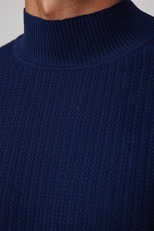 Slim Fit Yarım Balıkçı Yaka Tüylenme Yapmayan Lacivert Erkek Triko Kazak