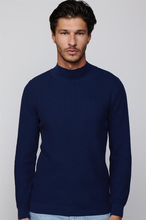 Slim Fit Yarım Balıkçı Yaka Tüylenme Yapmayan Lacivert Erkek Triko Kazak