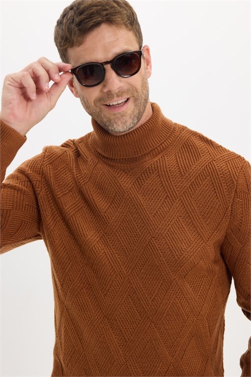 Slim Fit Dar Kesim Tam Balıkçı Yaka Desenli Kahverengi Erkek Triko Kazak