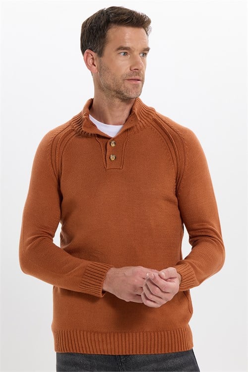 Erkek Slim Fit Dar Kesim Dik Yaka Düğmeli Tarçın Triko Kazak