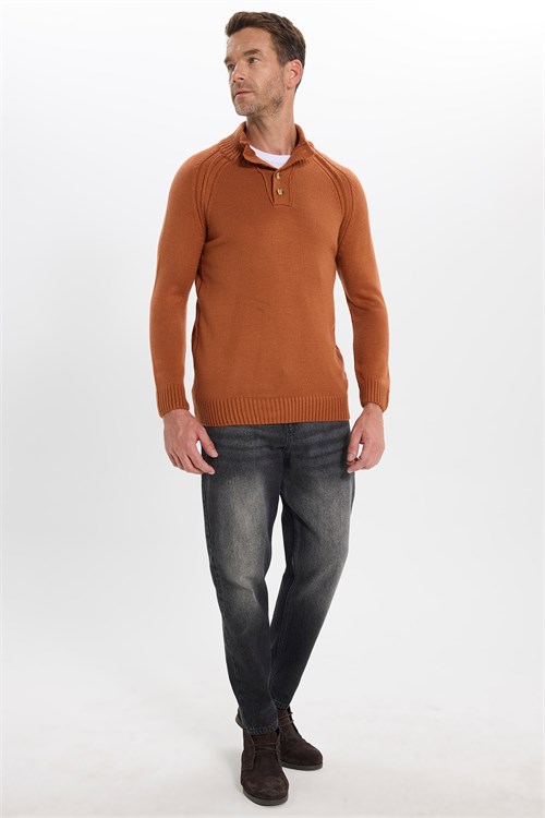 Erkek Slim Fit Dar Kesim Dik Yaka Düğmeli Tarçın Triko Kazak