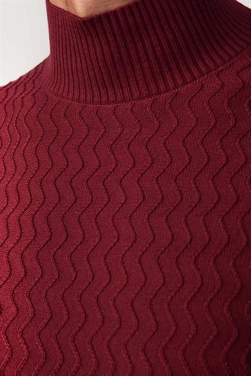 Slim Fit Dar Kesim Yarım Balıkçı Yaka Desenli Tüylenmeyen Bordo Erkek Triko Kazak