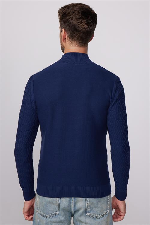 Erkek Slim Fit Dar Kesim Yarım Balıkçı Yaka Desenli Tüylenmeyen Lacivert Triko Kazak