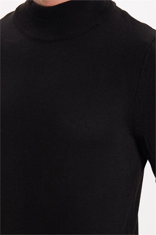 Erkek Slim Fit Dar Kesim Yumuşak Dokulu Tüylenmeyen Siyah Yarım Balıkçı Yaka Triko Kazak