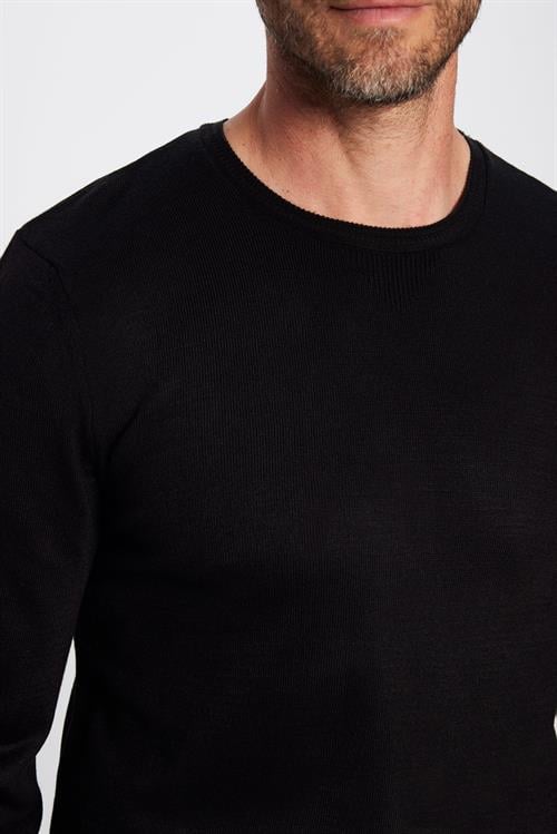 Erkek Slim Fit Dar Kesim Yumuşak Dokulu Tüylenmeyen Siyah Bisiklet Yaka Triko Kazak