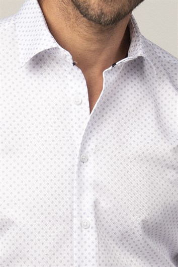 Modern Fit Uzun Kollu Baskılı Yaka İçi Biyeli Erkek Beyaz Gömlek