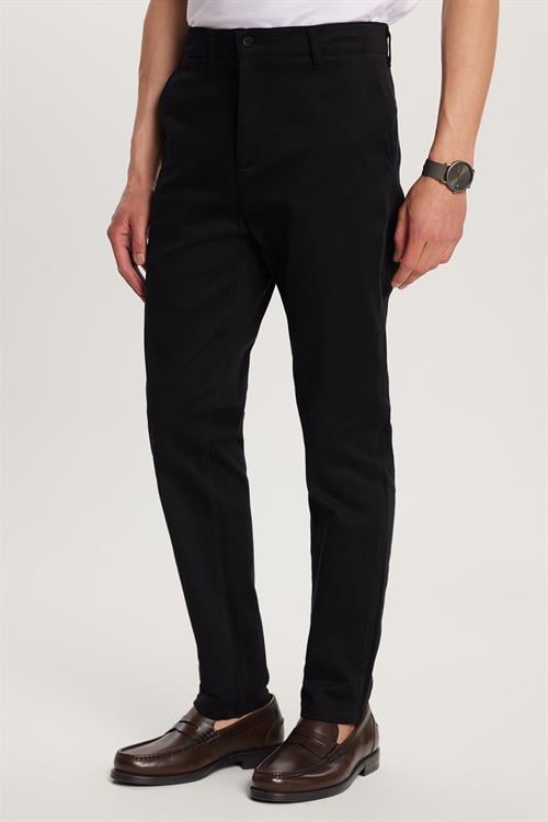 Erkek Slim Fit Chino Esnek Yandan Cepli Önü Fermuarlı Pamuklu Dokulu Siyah Pantolon