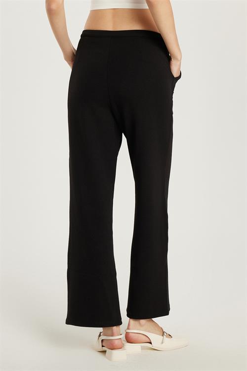 Kadın Slim Fit Dar Kesim Geniş Paça Siyah Pantolon
