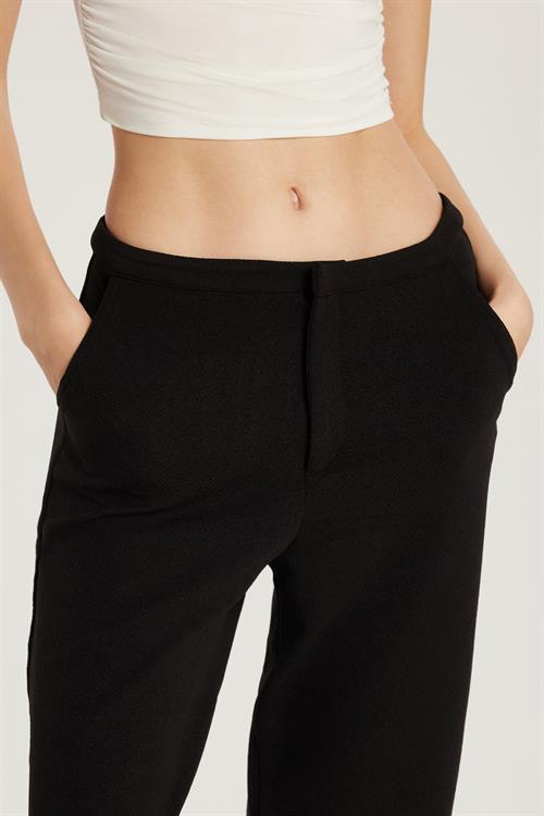 Kadın Slim Fit Dar Kesim Geniş Paça Siyah Pantolon