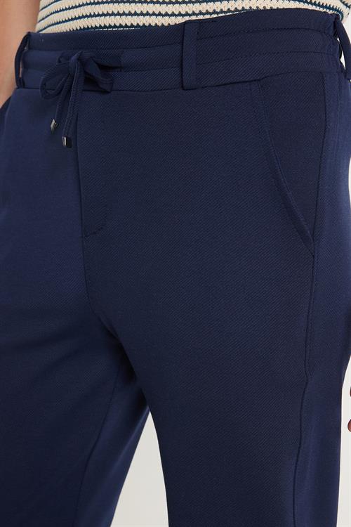Erkek Slim Fit Pamuklu Beli Bağlamalı Yan Cepli Katlamalı Paça Jogger Lacivert Pantolon