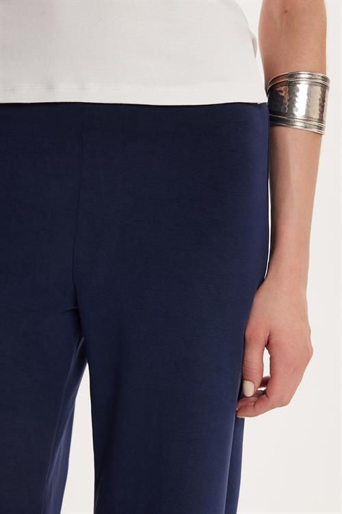 Kadın Relax Fit Rahat Kesim Lastikli Geniş Paça Modal Lacivert Pantolon