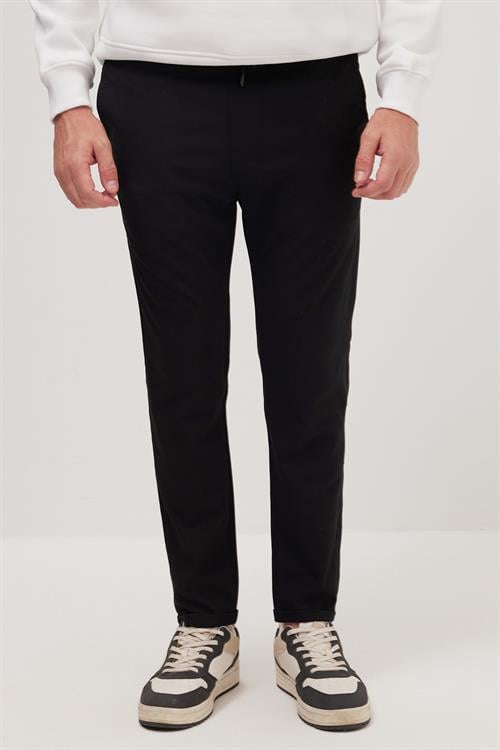 Erkek Slim Fit Dar Kesim Pamuklu Lastikli Beli Bağcıklı Siyah Pantolon