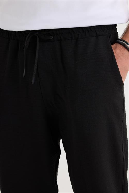 Erkek Standart Fit Normal Kesim Beli Bağcıklı Geniş Paça Siyah Pantolon