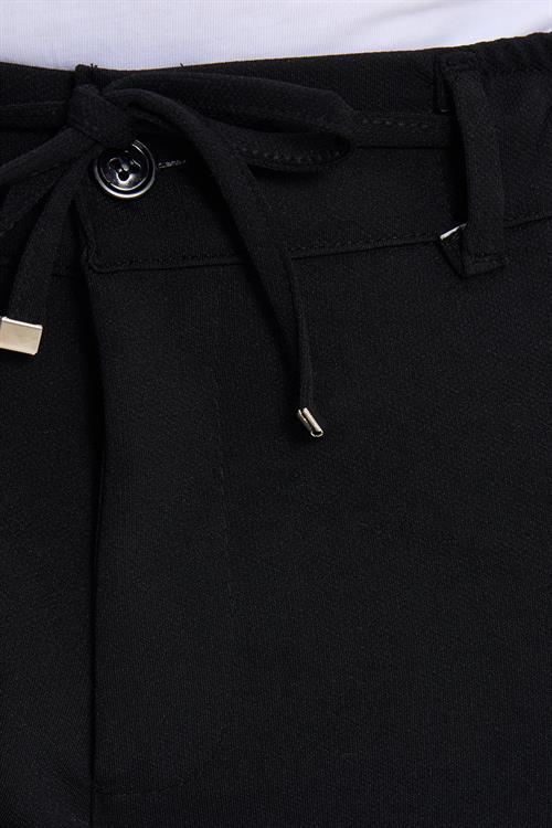 Erkek Slim Fit Dar Kesim Beli Lastikli Bağcık Detaylı Siyah Pantolon