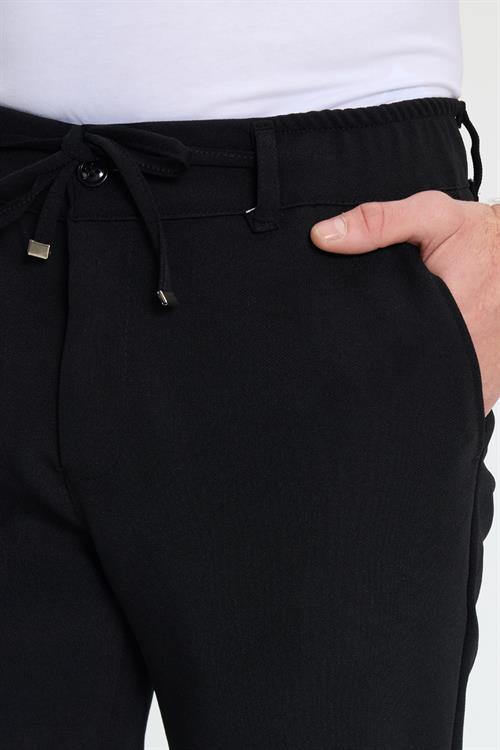 Erkek Slim Fit Dar Kesim Beli Lastikli Bağcık Detaylı Siyah Pantolon