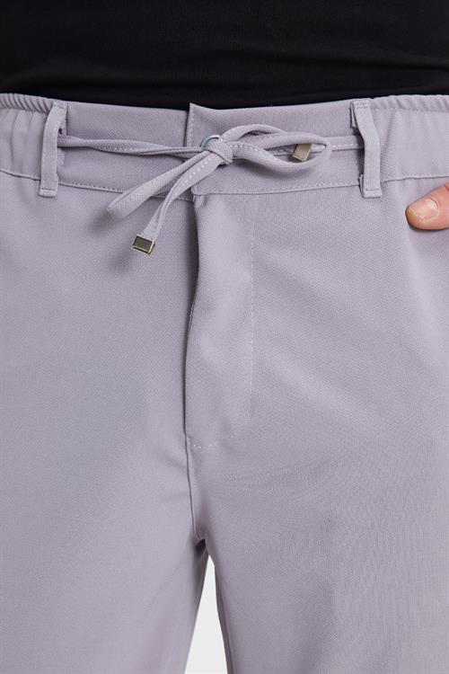 Erkek Slim Fit Dar Kesim Beli Lastikli Bağcık Detaylı Gri Pantolon