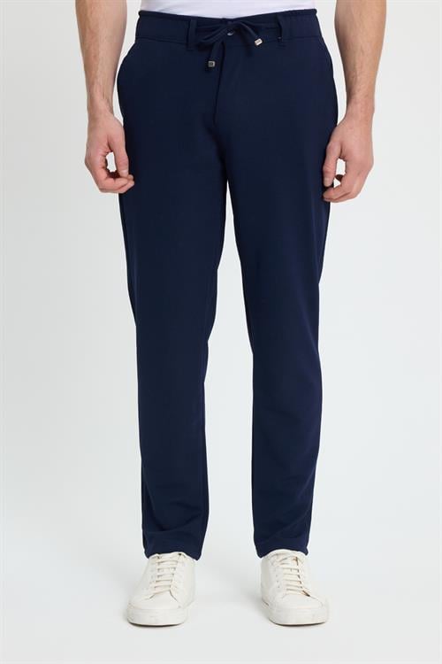 Erkek Slim Fit Dar Kesim Beli Lastikli Bağcık Detaylı Lacivert Pantolon