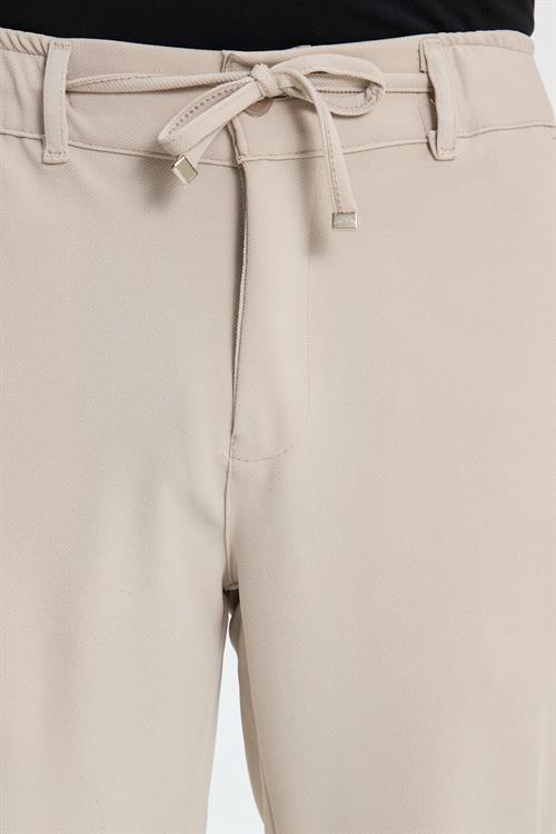Erkek Slim Fit Dar Kesim Beli Lastikli Bağcık Detaylı Taş Pantolon