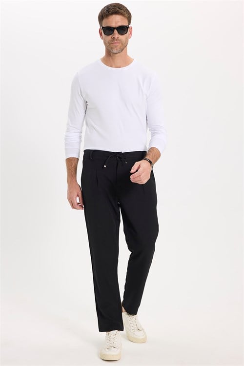 Erkek Slim Fit Dar Kesim Lastikli Bel Bağcık Detaylı Pileli Siyah Pantolon